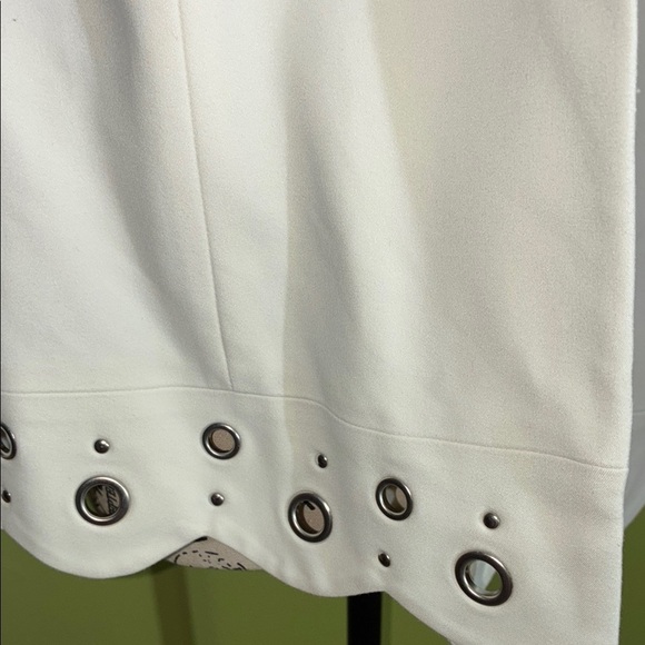 Roz & Ali Cream Blouse - Picture 4 of 6